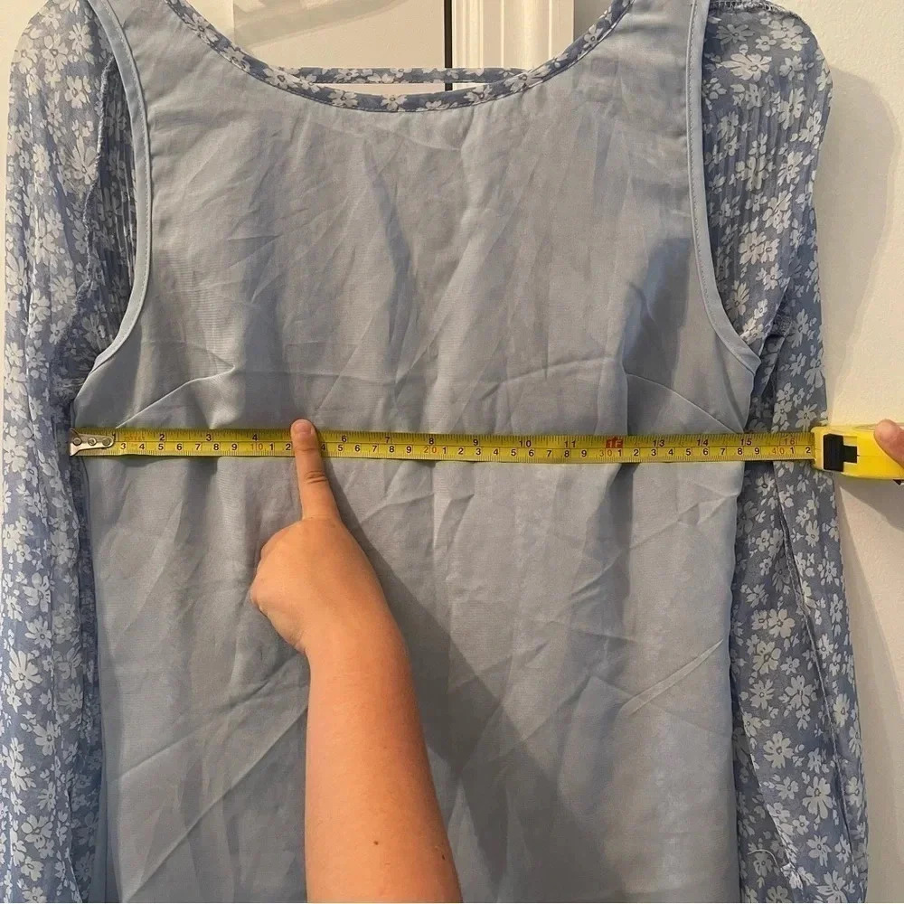 Urban Outfitters Kimchi Blue XS blue and white floral top. - Picture 6 of 7